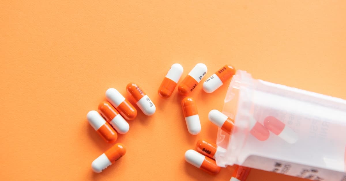Nguyên tắc "Do No Harm" (Không gây hại): Từ Đạo đức Y khoa đến Khoa học Xã hội